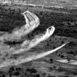 Épandage d’«agent orange» au Vietnam, vers 1970