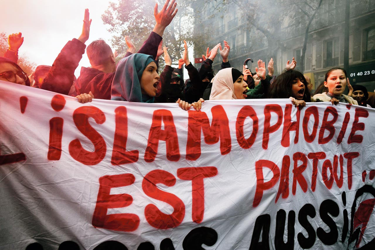 Banderole "L'islamophobie est partout, nous aussi" lors de la Marche contre l'islamophobie, Paris, novembre 2019