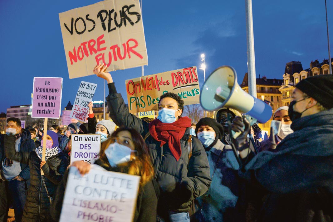 Manifestantes lors d'une manifestaion contre l'islamophobie, Genève