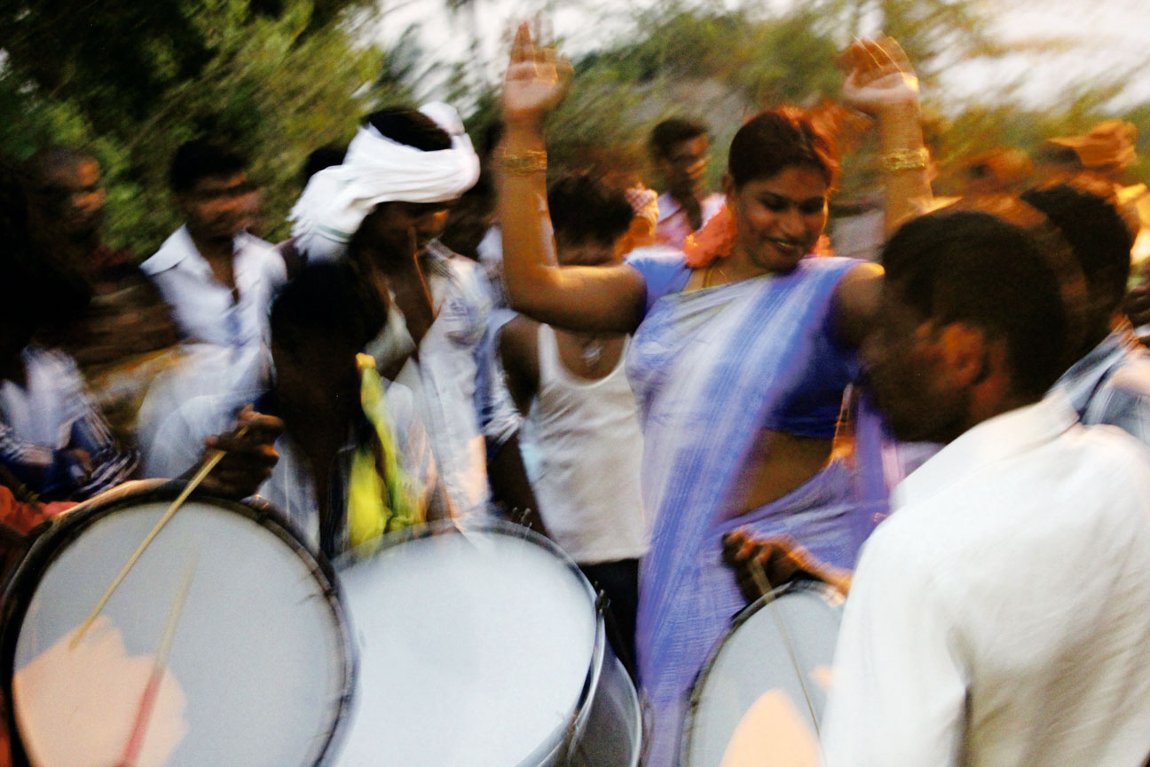 Une danse lors du festival Koovagam