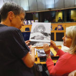 Remise d'une pétition féministe au parlement européen