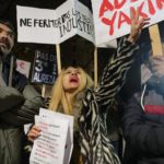 Des manifestants en colère contre le suicide d'Alireza