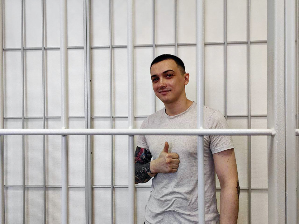 Portrait de Yuri Neznamov, opposant russe emprisonné, victime de la répression en Russie