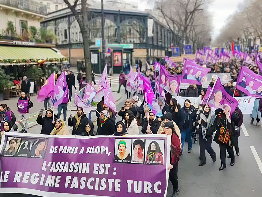 Défilé pour commémorer l'assassinat de militantes kurdes à Paris