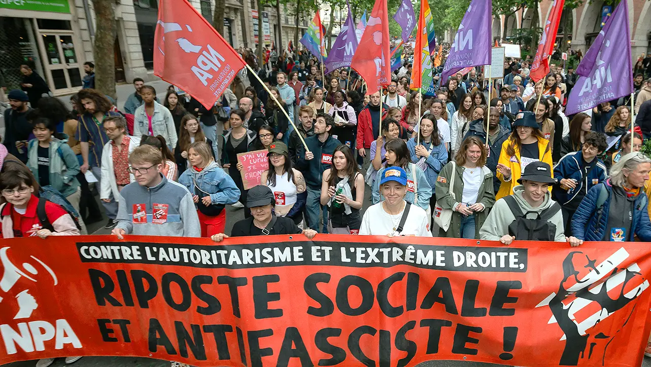 Manifestation contre l'extrême-droite, Paris, 15 juin 2024. Cortège du NPA-L’Anticapitaliste, membre du Nouveau Front Populaire