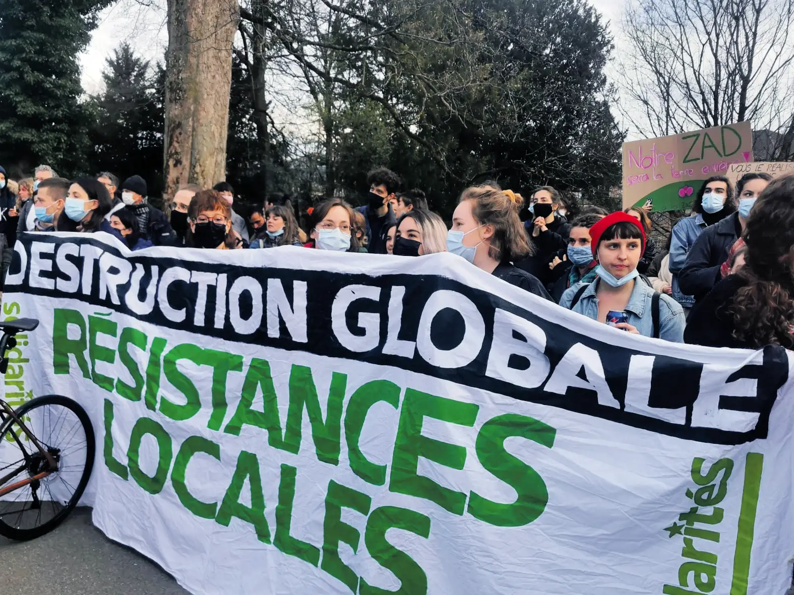 Manifestation en soutien à la Zad du Mormont
