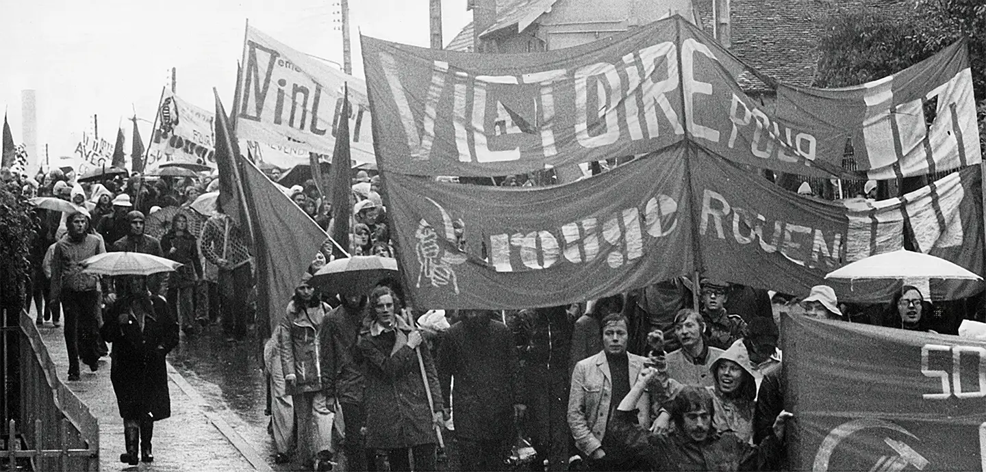 Des manifestants lors de la marche des LIP, Besançon, 1973