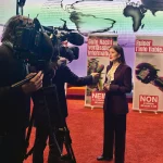 Amélie Galladé lors de la conférence de presse de lancement de campagne contre l'initiative SSR 200 francs, ça suffit