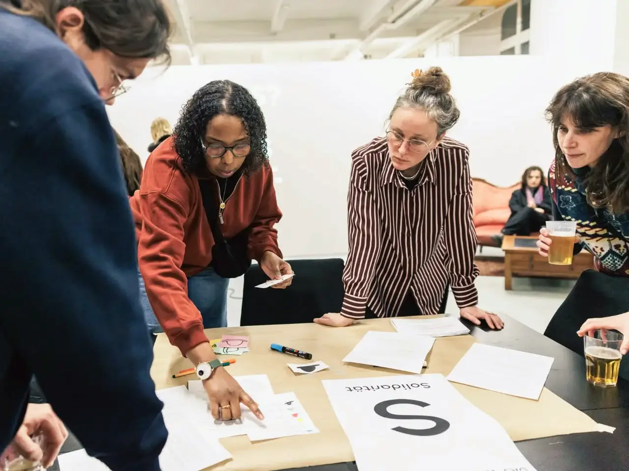 Des membres de DAS·WAS lors de la campagne des élections communales à Fribourg