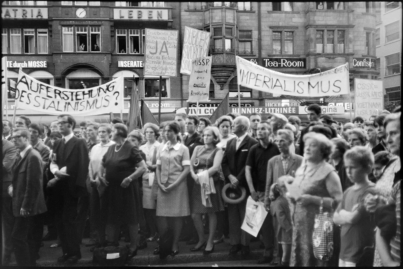 Manifestation à Berne en 1968 contre l’URSS et contre les USA