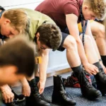 Des recrues au moment de choisir entre armée et service civil