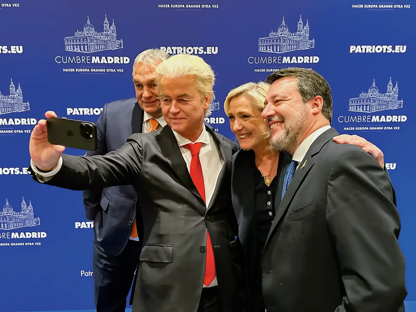 Portrait de groupe avec Victor Orbán, Geert Wilders, Marine Le Pen et Matteo Salvini