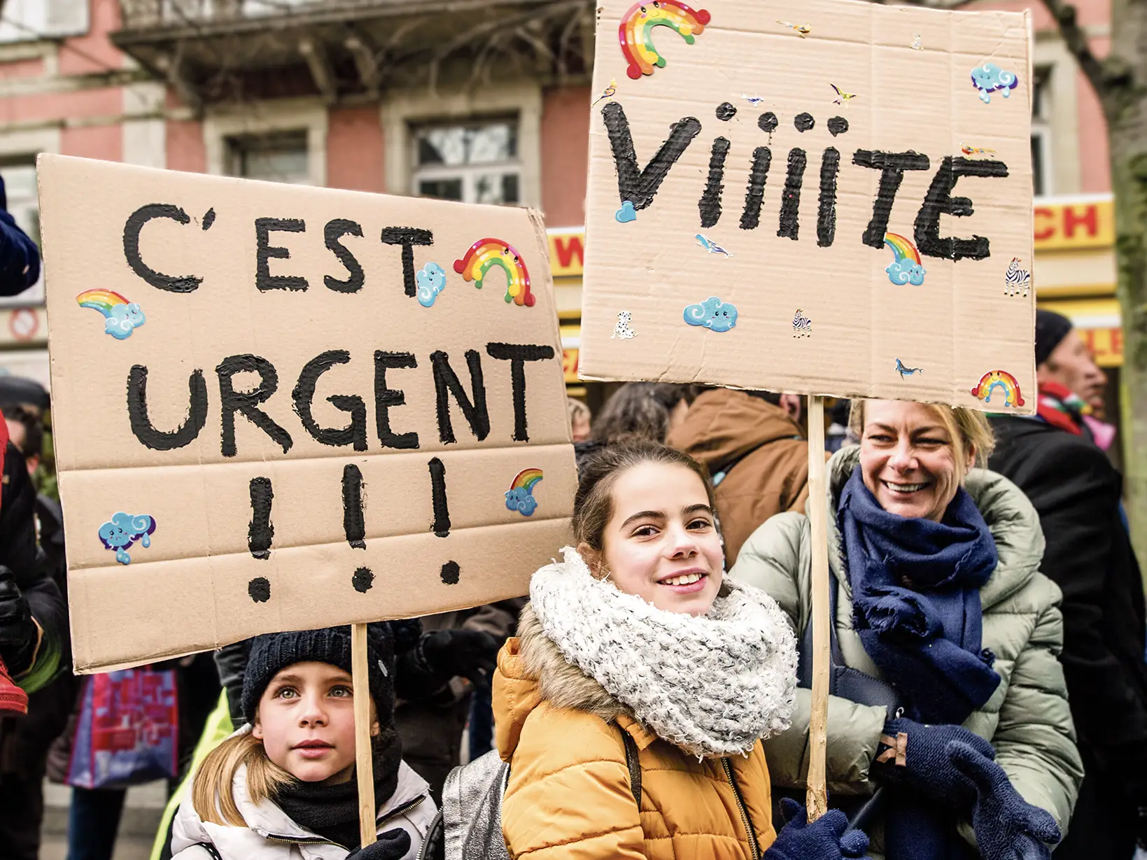 Des enfants manifestent pour le climat