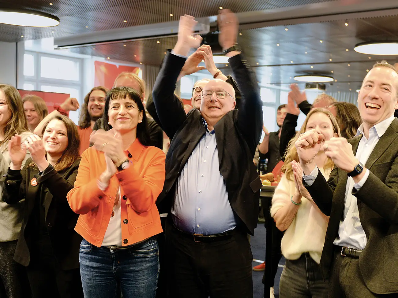 Pierre-Yves Maillard célèbre la victoire de la 13e rente AVS
