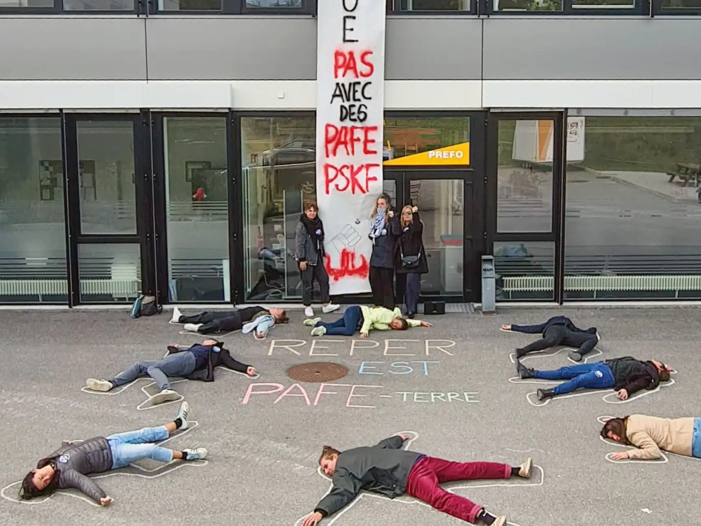Personnel de l’État de Fribourg en grève contre les économies budgétaires