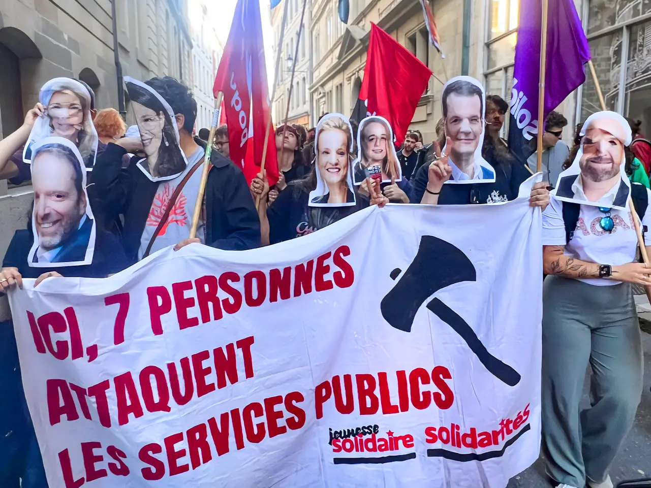 Effigies des Conseillers d’État genevois pour dénoncer les coupes budgétaires